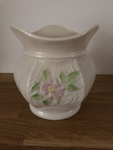 Decorative belleek vase - vase, in