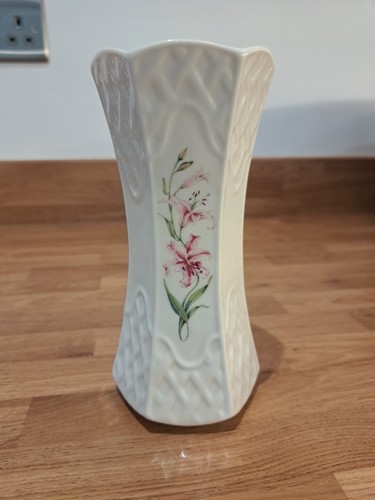 Vintage belleek irish pottery - belleek,