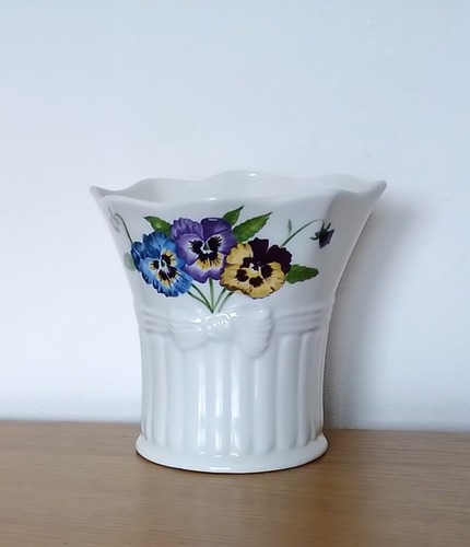 Beautiful vintage belleek - beautiful,