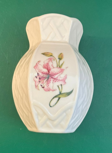 5cm belleek porcelain - 10.5cm, lily